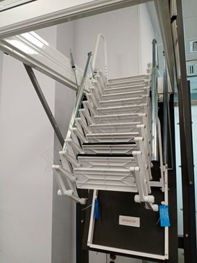 Чердачная лестница Aci Alluminio Fantozziscale Motorizzata Premium 700*1200*2710-3050 Чердачная лестница Aci Alluminio Fantozziscale Motorizzata Premium 700*1200*2710-3050